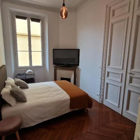 Bourgeois Palais Apartamento
